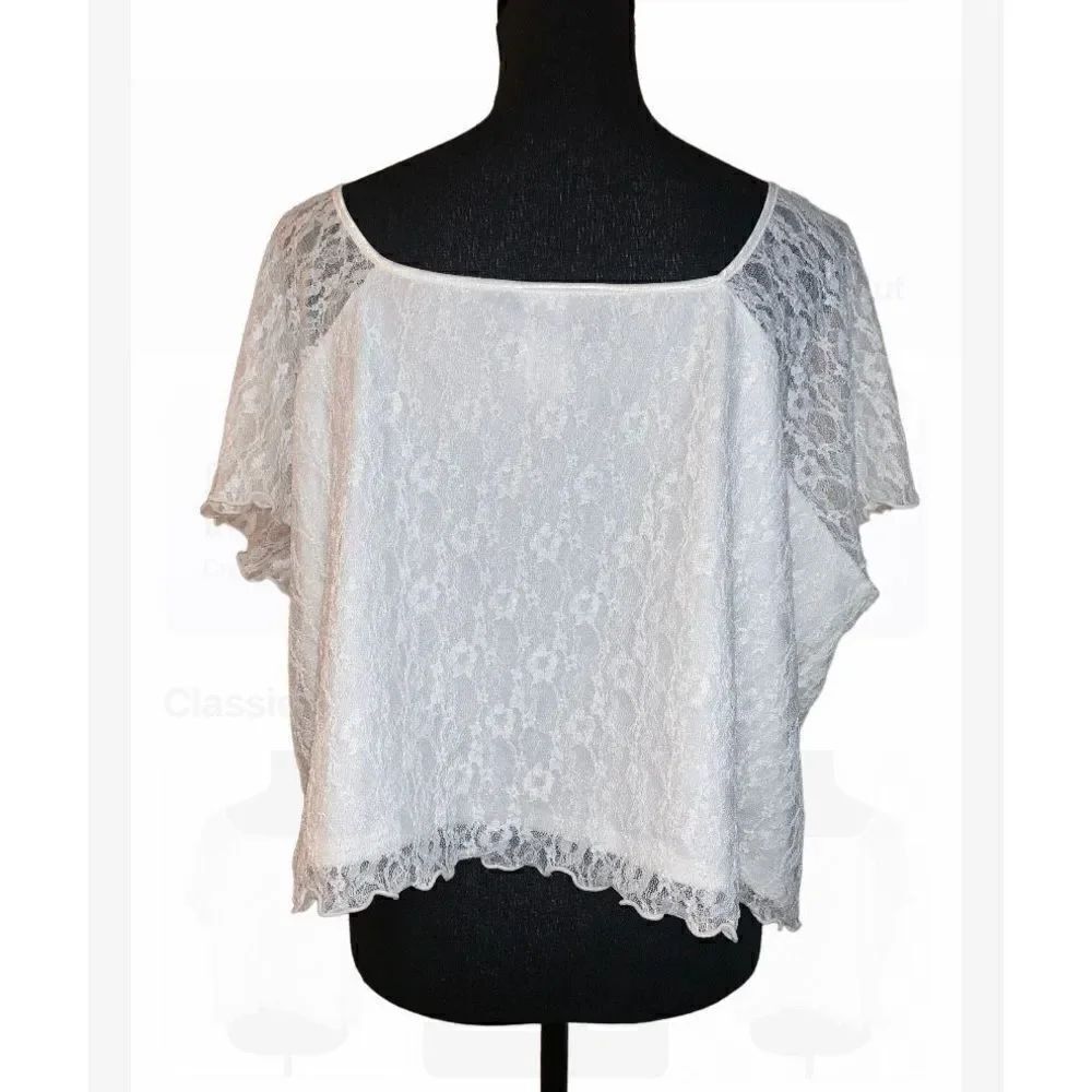 Abound Lace Crop Top - Picture 3 of 7
